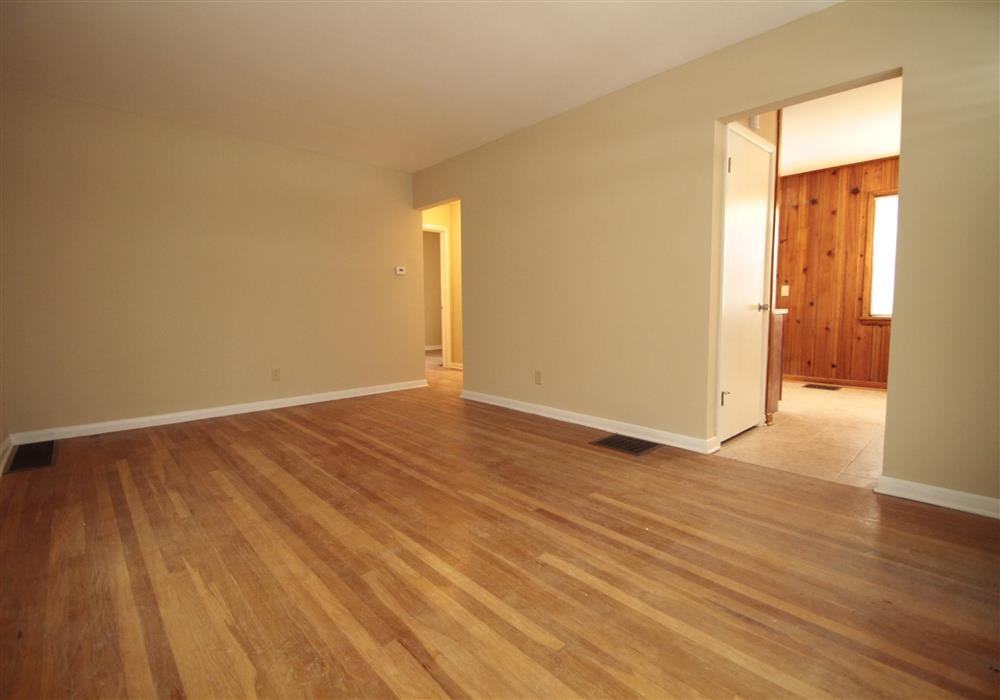 366 E Lincoln Ave - Photo 3 of 12