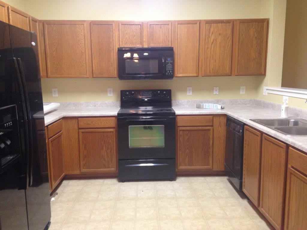 936 Willow Creek Dr - Photo 3 of 6