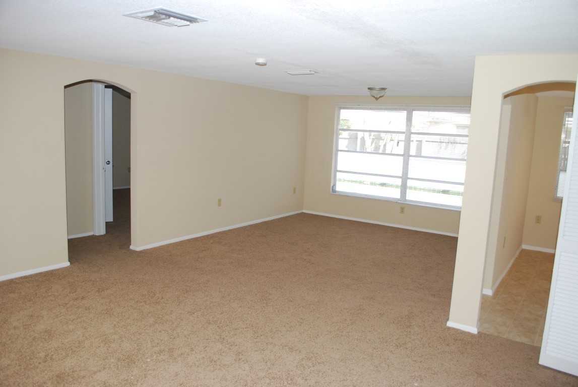 9636 Mark Twain Ln - Photo 3 of 8