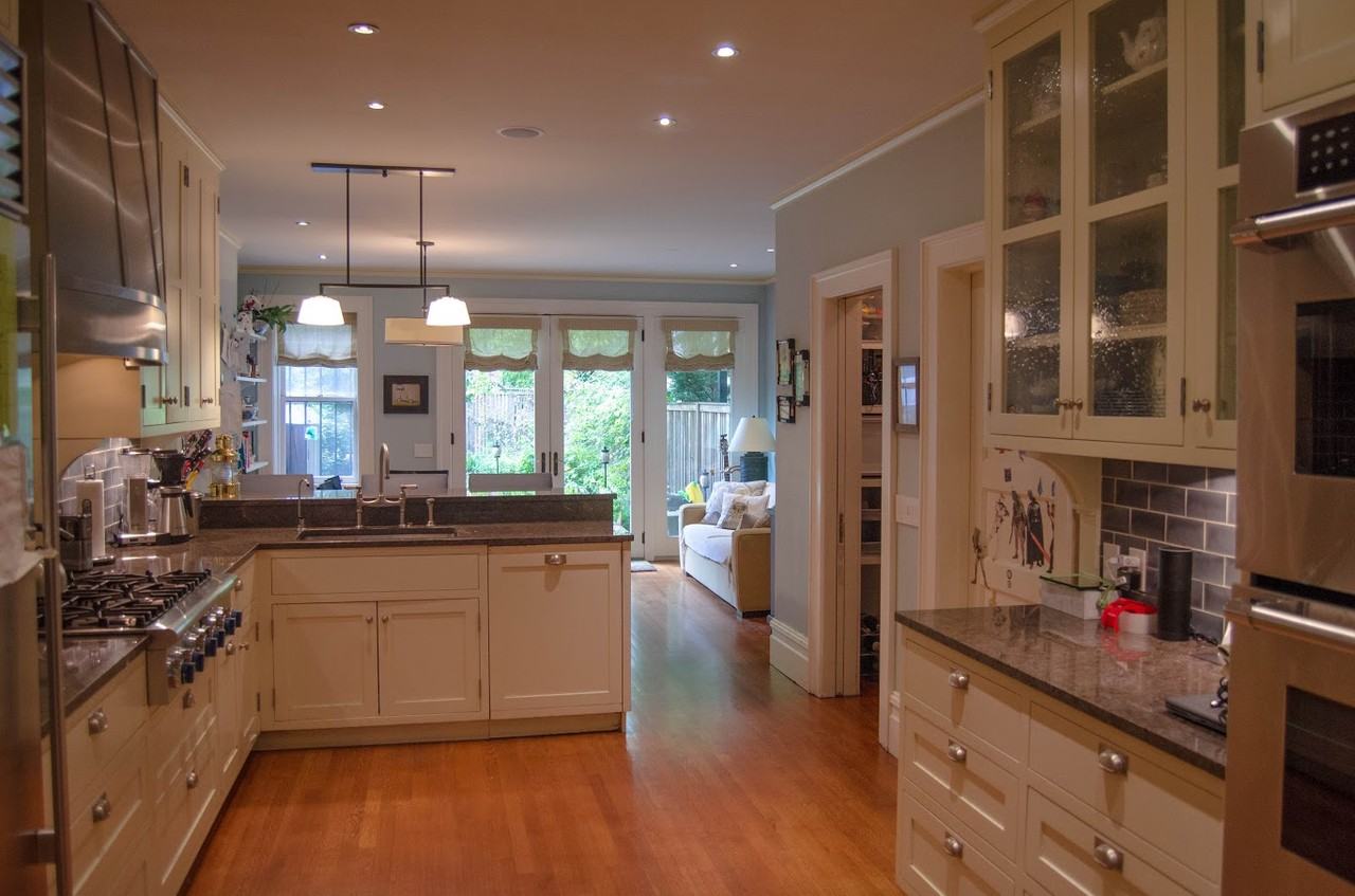 26 Sidney Pl #TH - Photo 2 of 10