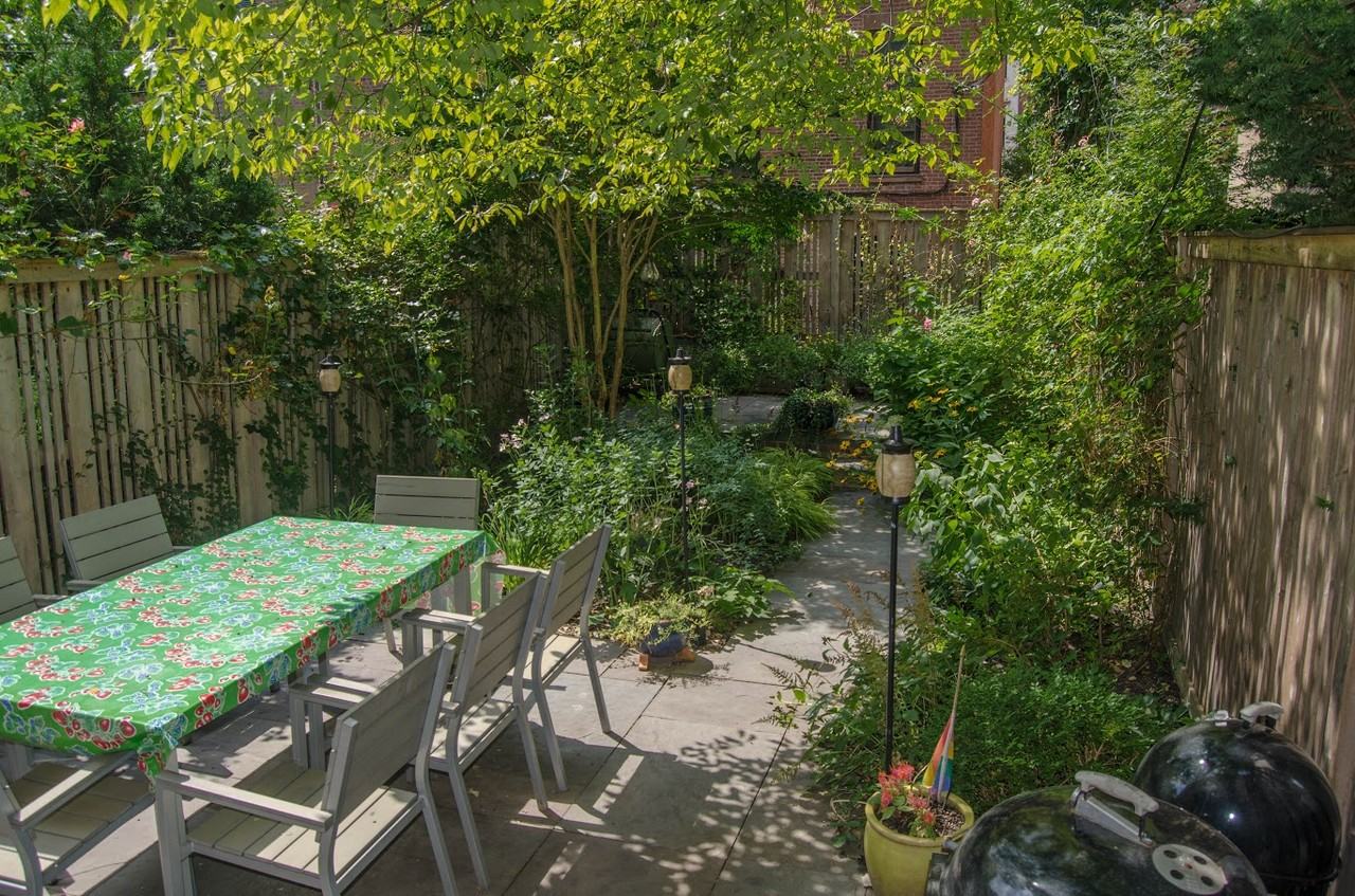 26 Sidney Pl #TH - Photo 3 of 10