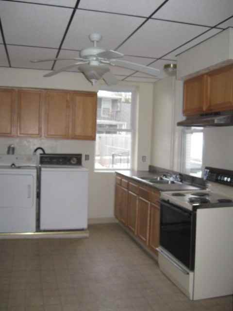 262 Walnut St - Photo 2 of 9