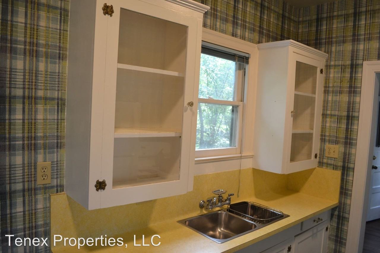 3004 Windsor Rd - Photo 3 of 6