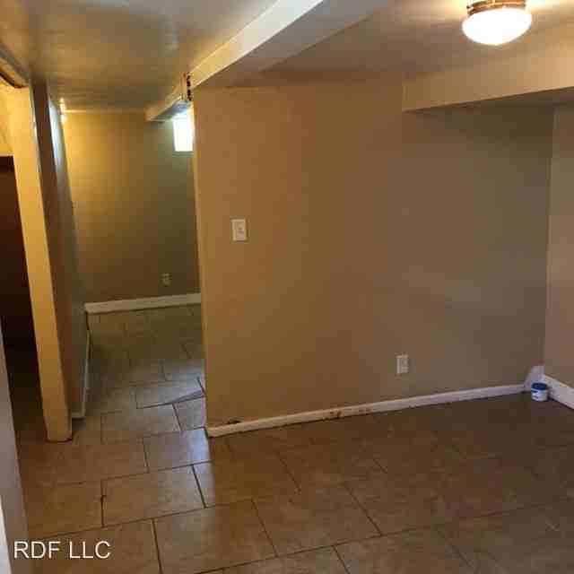 1007 State St - Photo 3 of 12