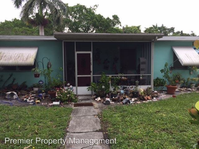 1215 8th Ave N - Photo 3 of 8