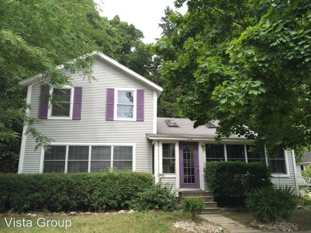 712 Lake St - Photo 2 of 31