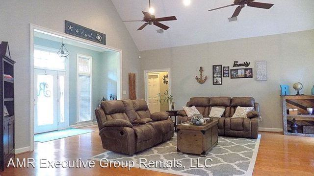 65 Palmetto Dr - Photo 2 of 12