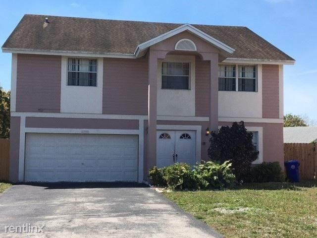 9770 SW 14th Ct - Photo 2 of 6