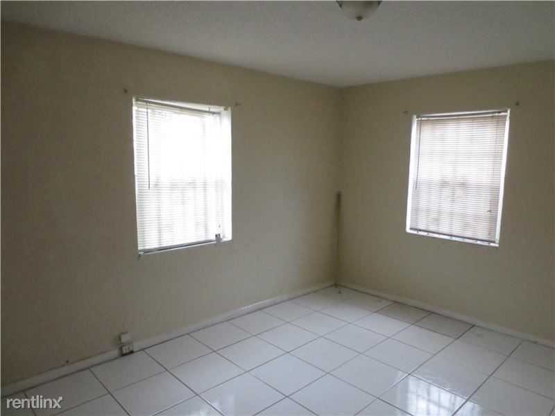 820 NW 128th St - Photo 2 of 7