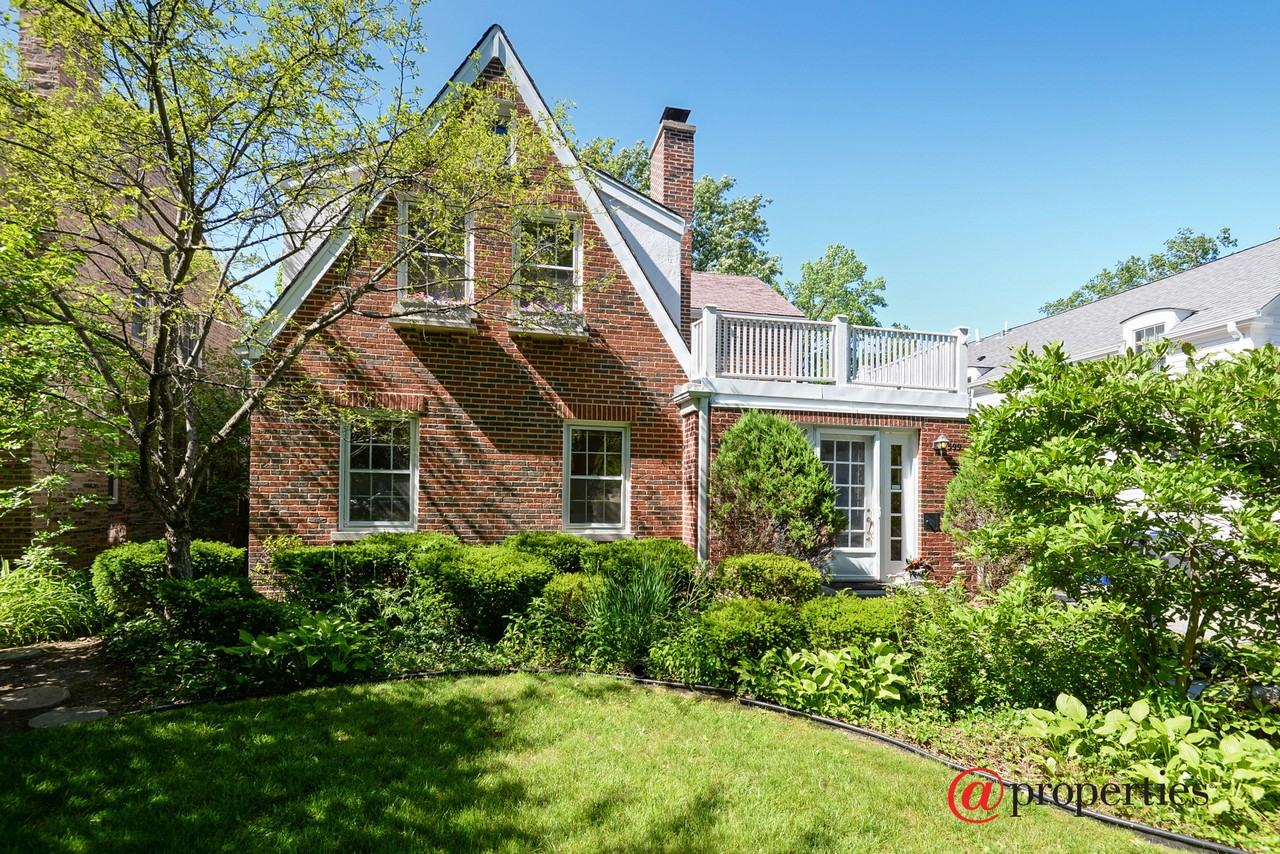 399 Jackson Ave - Photo 3 of 19