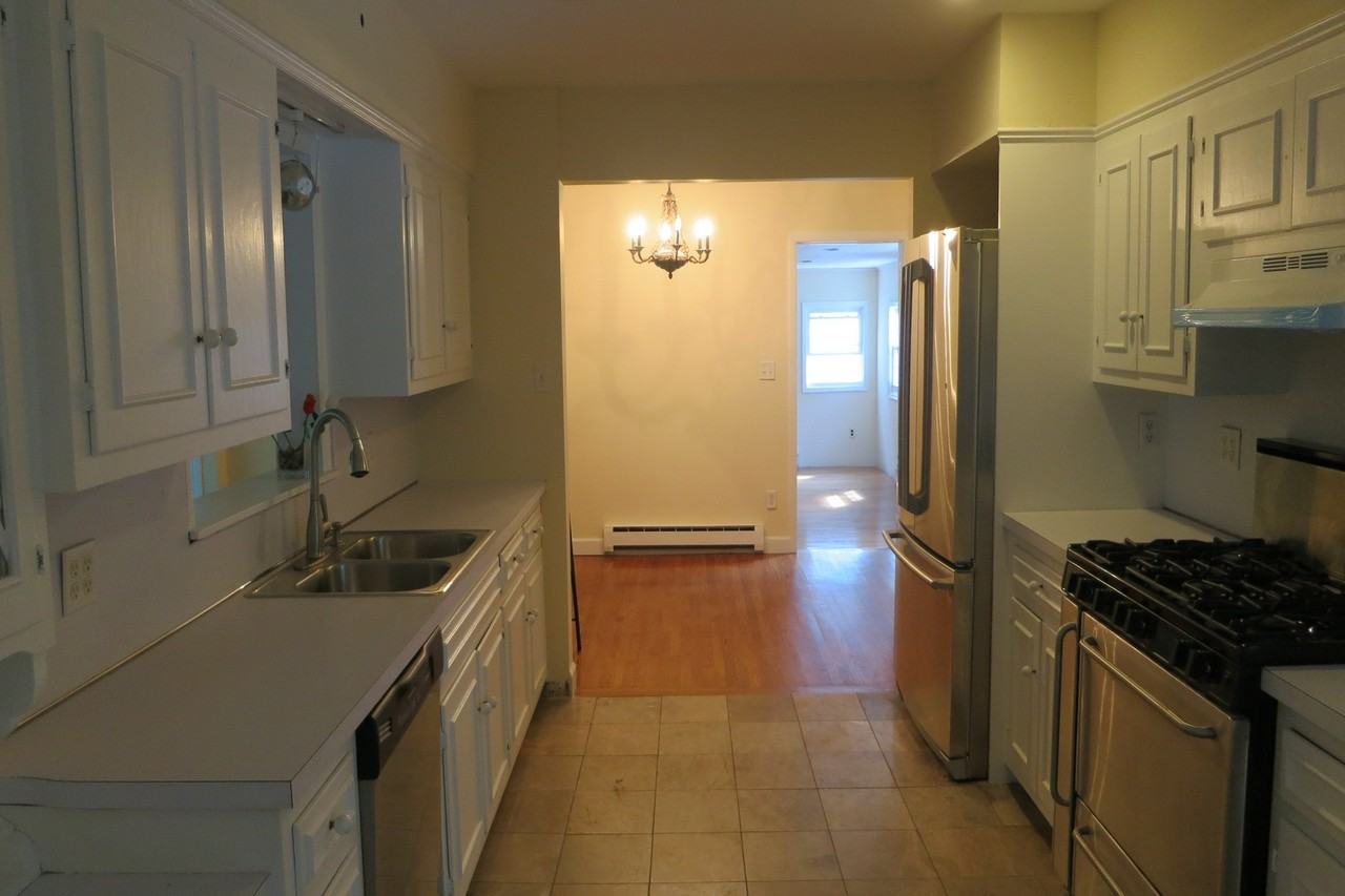 20 Bayside Ave - Photo 3 of 10