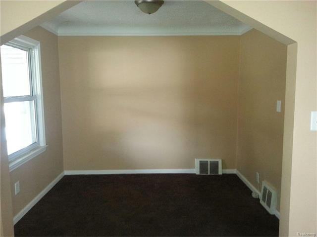 19011 Harman St - Photo 2 of 8