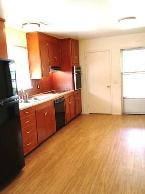 1521 Juniper St - Photo 2 of 12