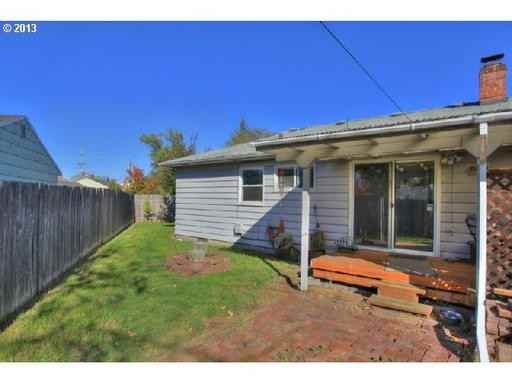 4705 SW Beech Dr - Photo 2 of 19