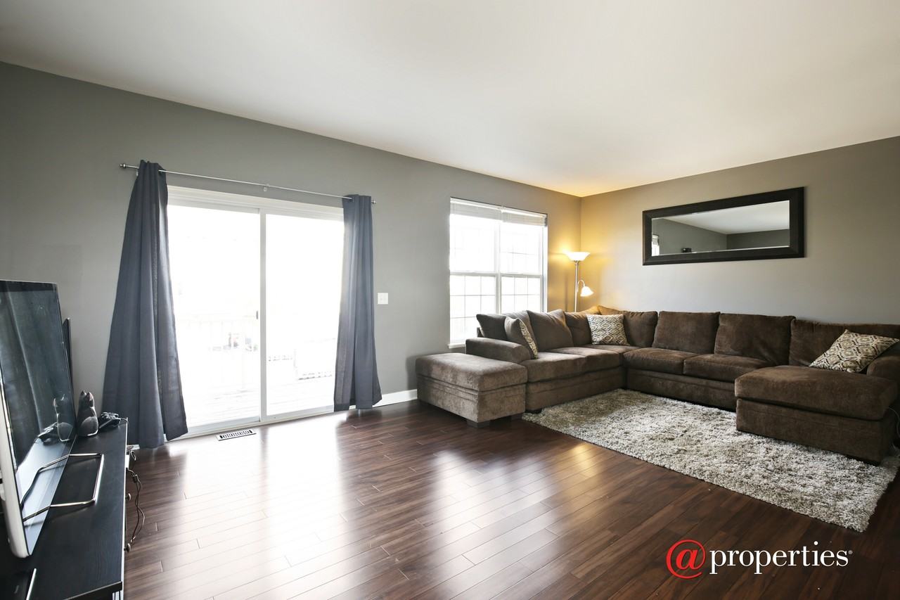 251 Jackson St - Photo 3 of 16