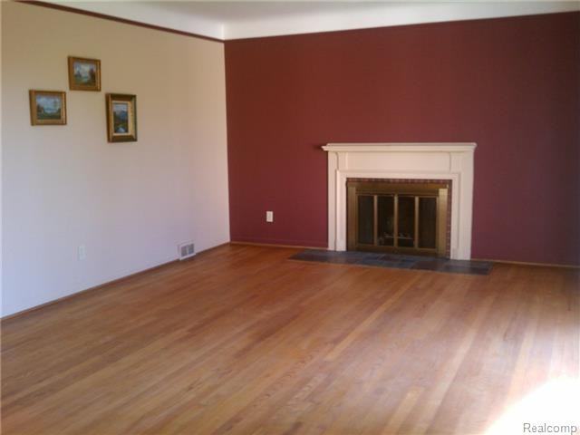 3316 Eastham Rd - Photo 3 of 14