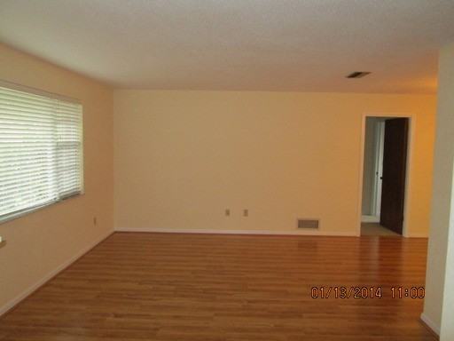 919 Northbrook Dr - Photo 2 of 16