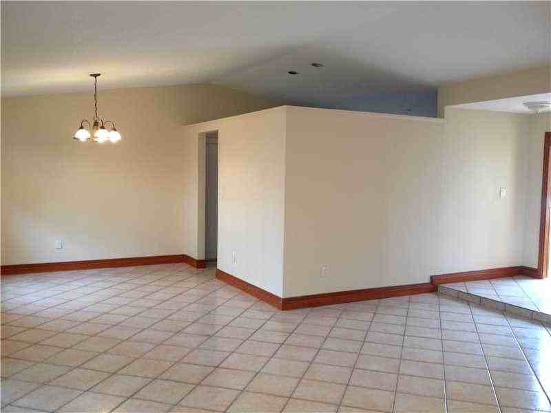 13220 Southwest 86th Street - Photo 3 of 4