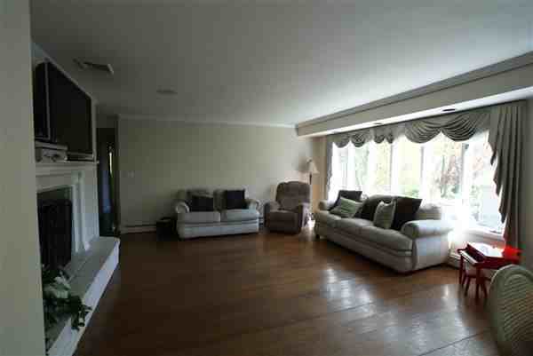 26 Cove Ln - Photo 2 of 11