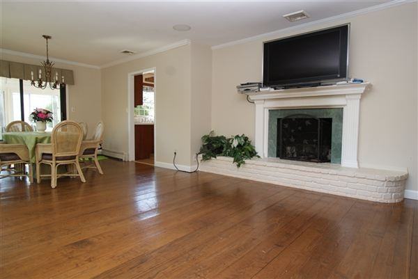 26 Cove Ln - Photo 3 of 11