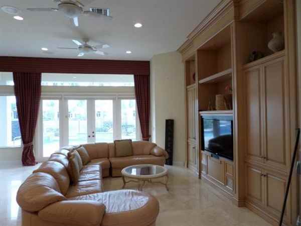 3841 Newhaven Lake Dr - Photo 2 of 6