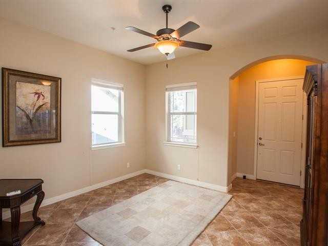 1037 E Sterling Ln - Photo 3 of 14