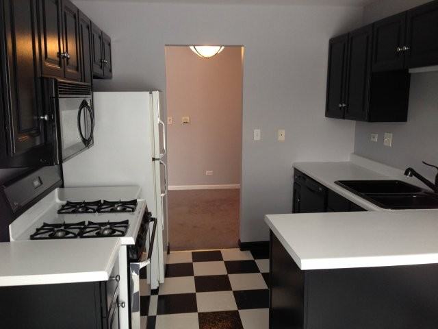 1220 Winfield Ct - Photo 3 of 10