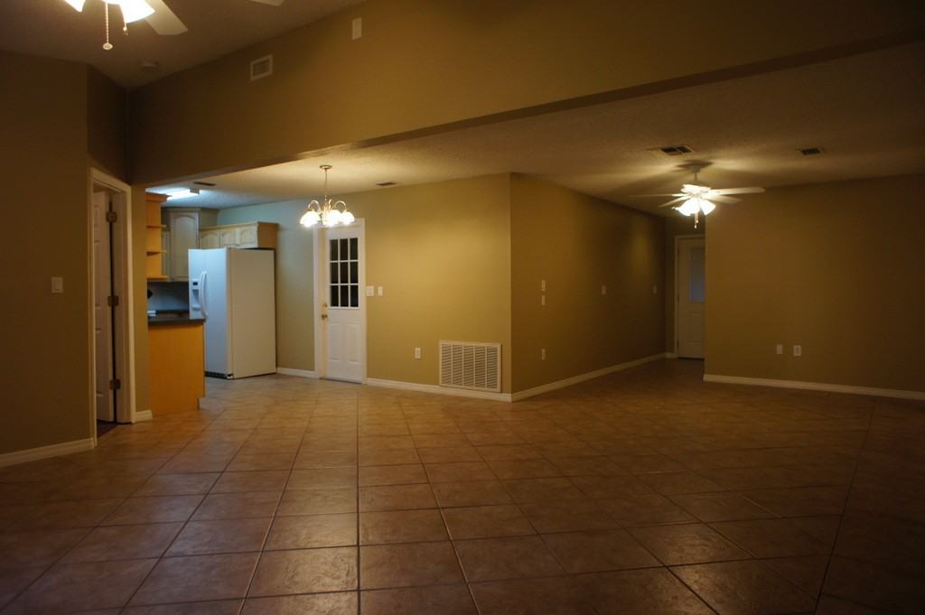 1752 E Groveleaf Ave - Photo 3 of 15