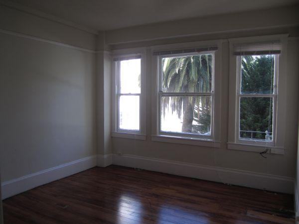238 Leavenworth St - Photo 2 of 4