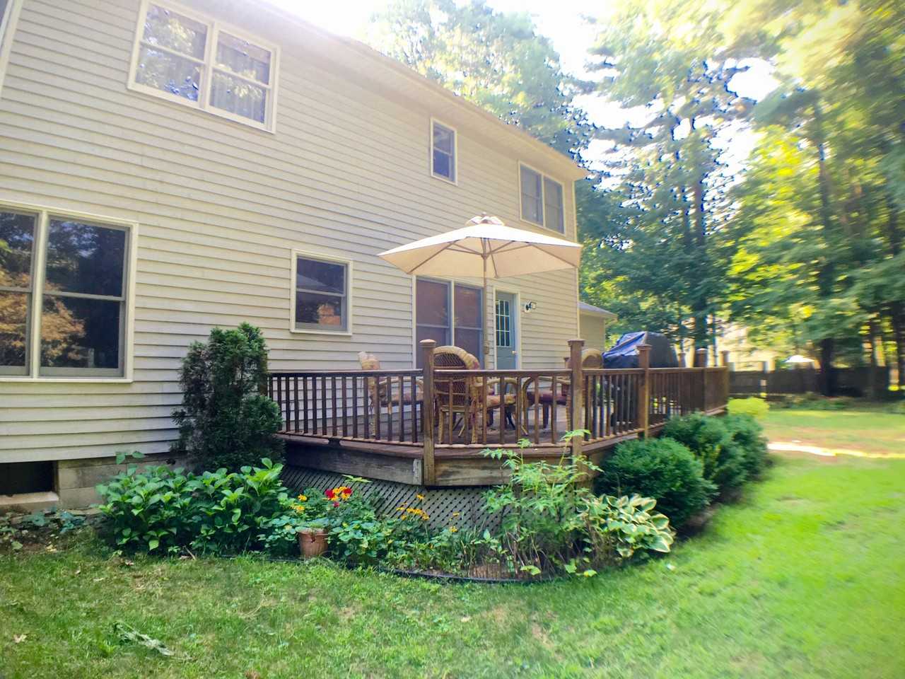 42 Castleberry Dr - Photo 2 of 25
