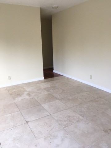 1533 Argyle Ct - Photo 3 of 12