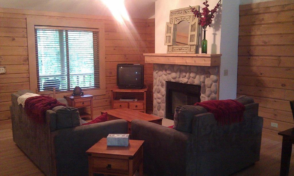 2199 Adelia Ave - Photo 3 of 11