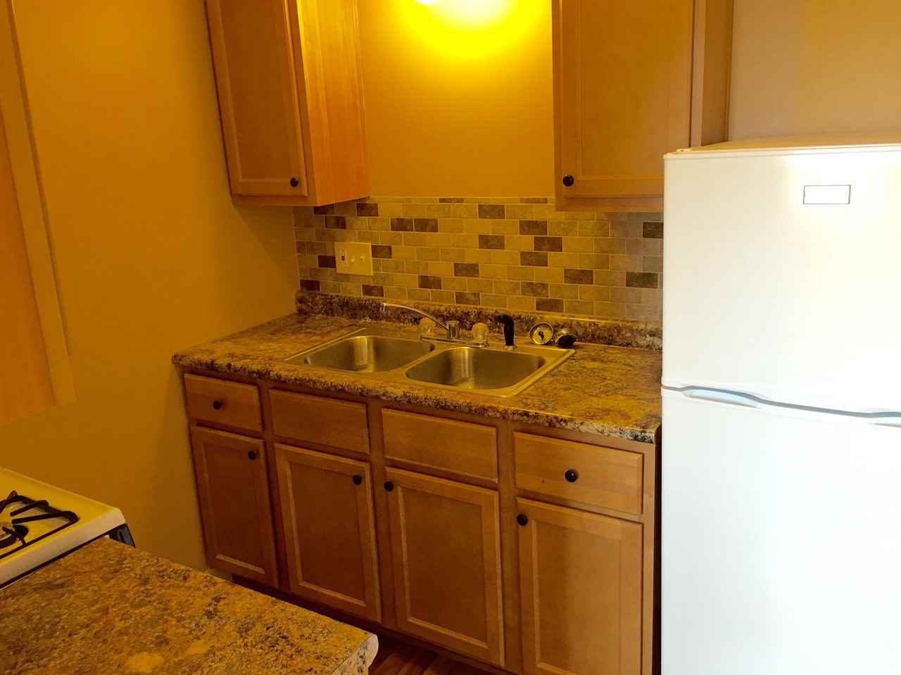 1712 Milldrum St - Photo 3 of 9