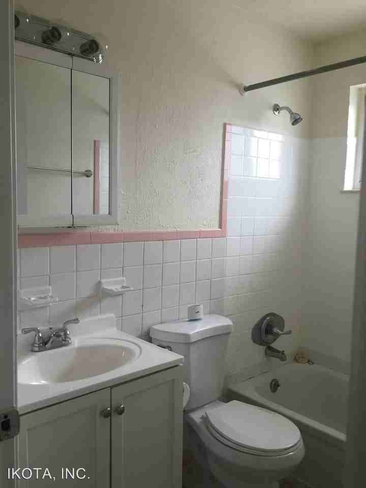 1821 Mills Ave - Photo 3 of 7