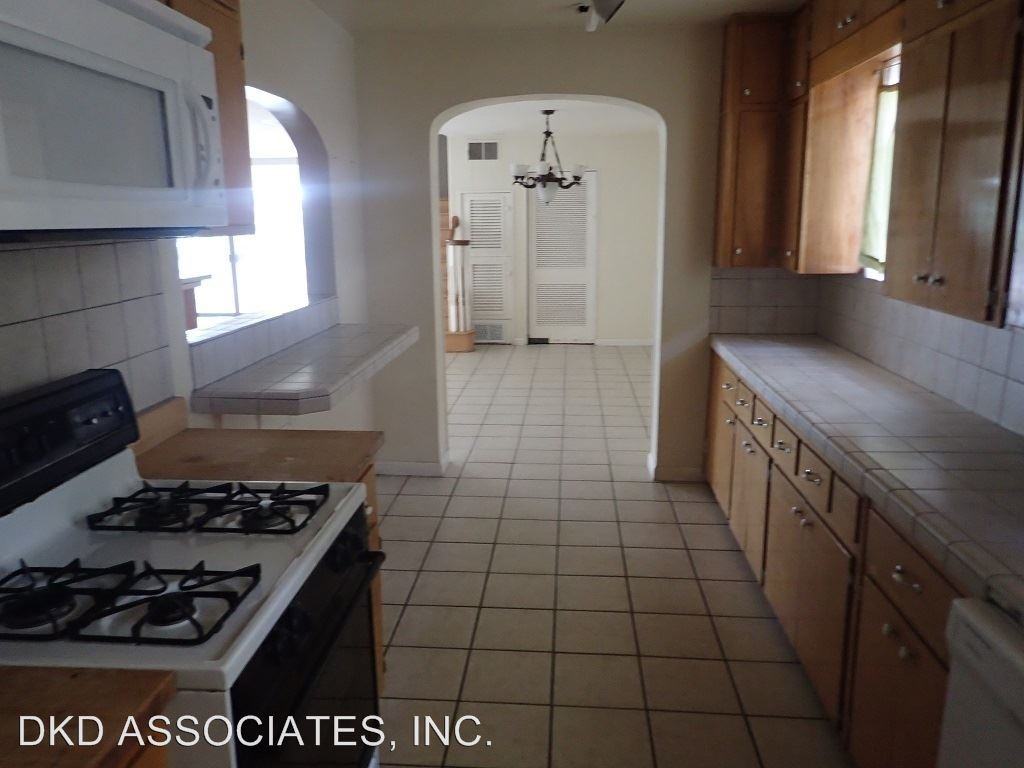 1111 Galloway Dr - Photo 3 of 43