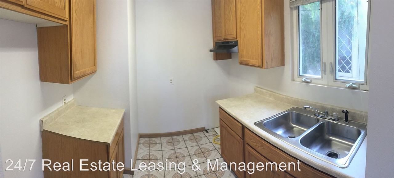 1128 Forest Ave - Photo 3 of 20