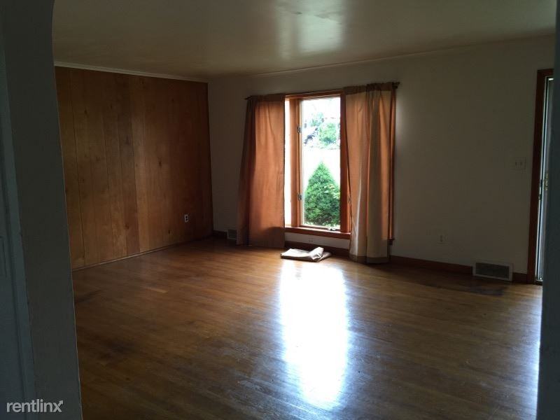 1305 Overlook Dr - Photo 3 of 20