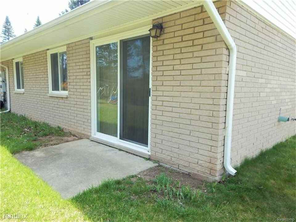 215 O'Doherty Rd - Photo 3 of 9