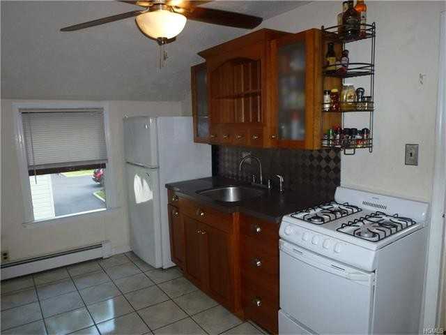 203 Rockland Rd - Photo 2 of 5