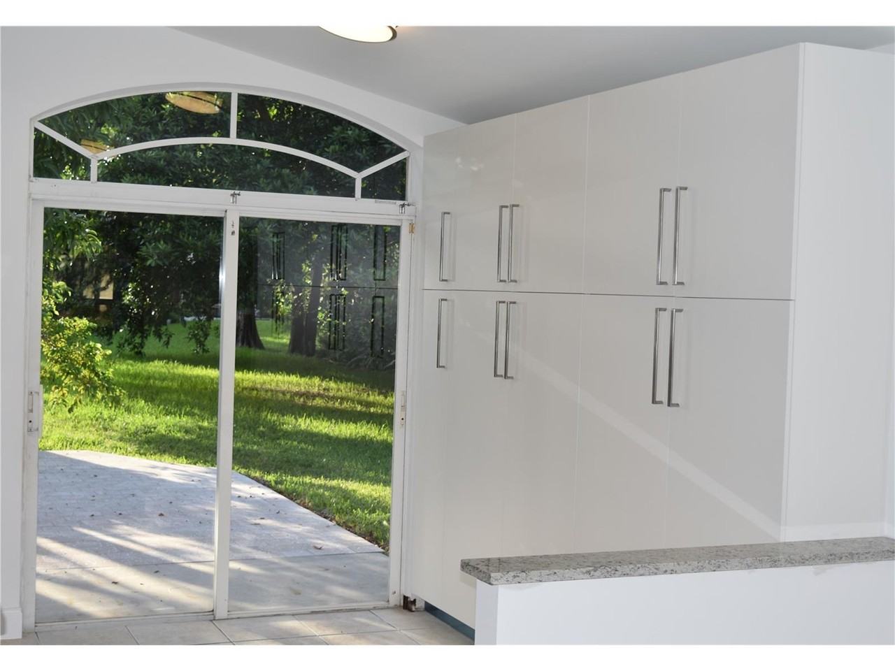 6071 NW 40th St - Photo 2 of 7