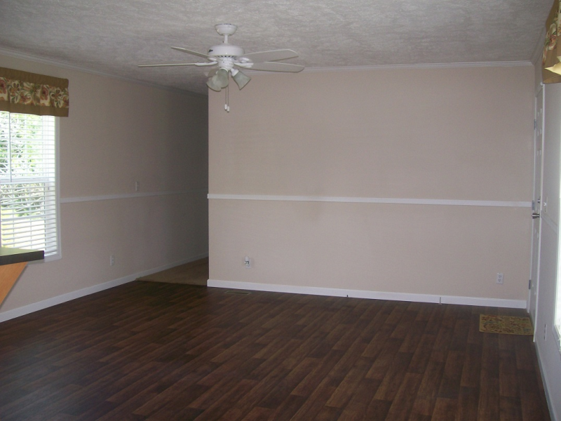 201 Hickory Ct - Photo 2 of 3