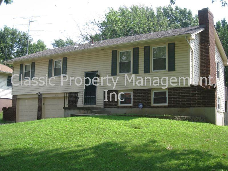 7621 NW Milrey Dr - Photo 2 of 15