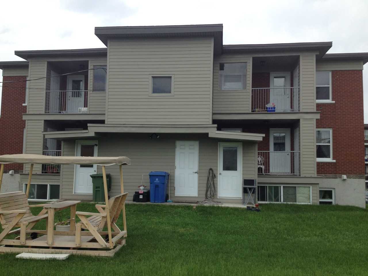 3525 Rue du Long Sault - Photo 2 of 9