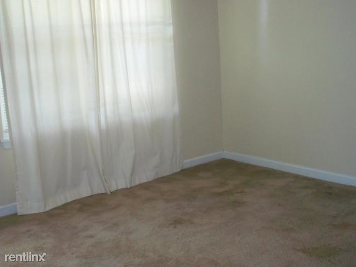 101 Meadow Ln - Photo 3 of 6