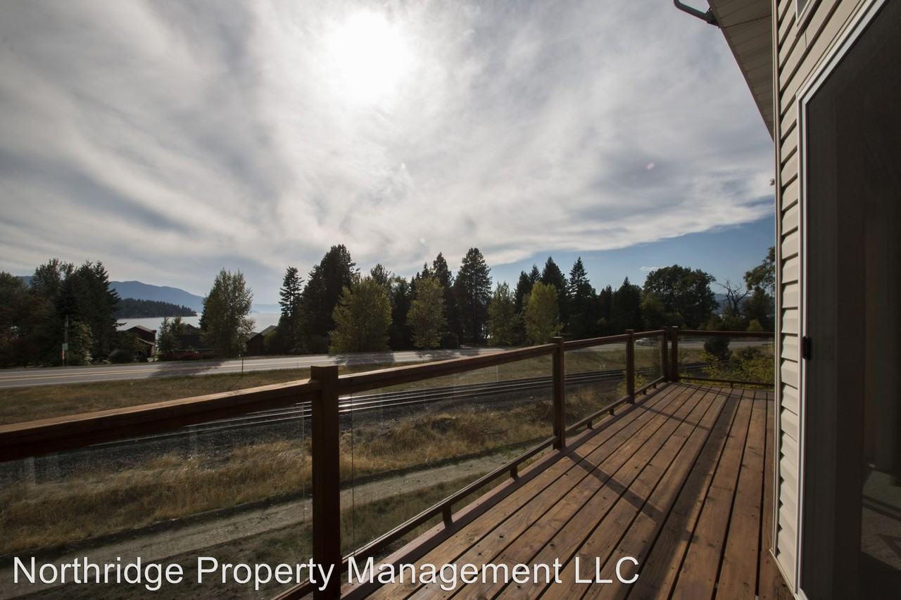 523 Pine Ln - Photo 2 of 17