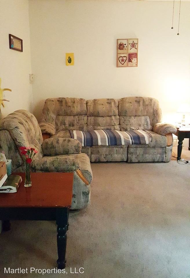 1040 Reservoir St #1-4 - Photo 2 of 4