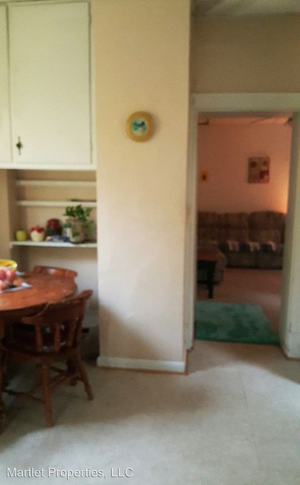 1040 Reservoir St #1-4 - Photo 3 of 4