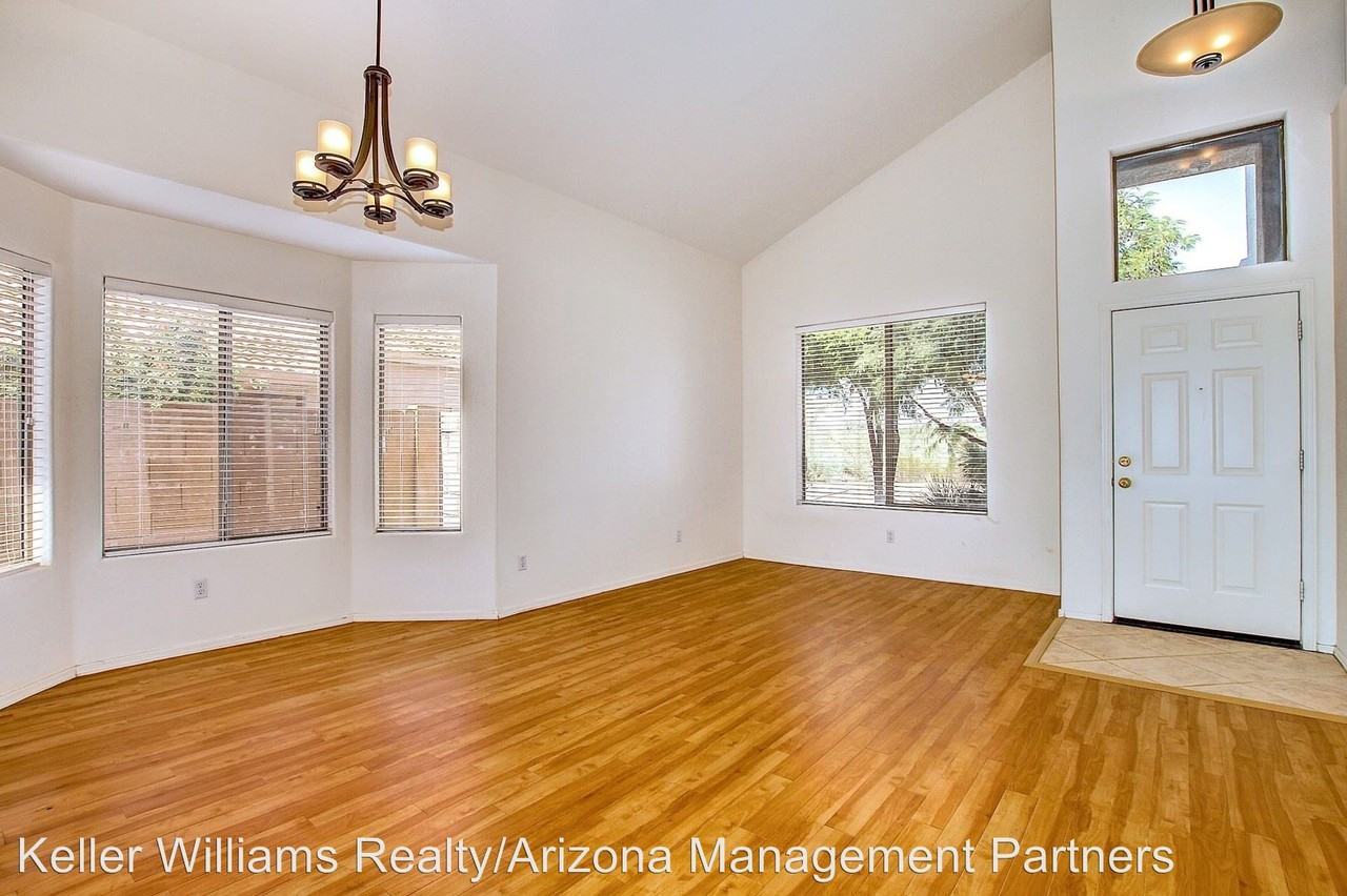 2315 E Electra Ln - Photo 2 of 17