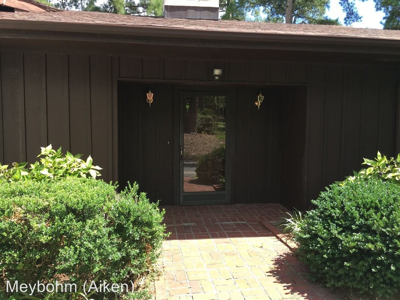 17 Reynolds Dr - Photo 2 of 21