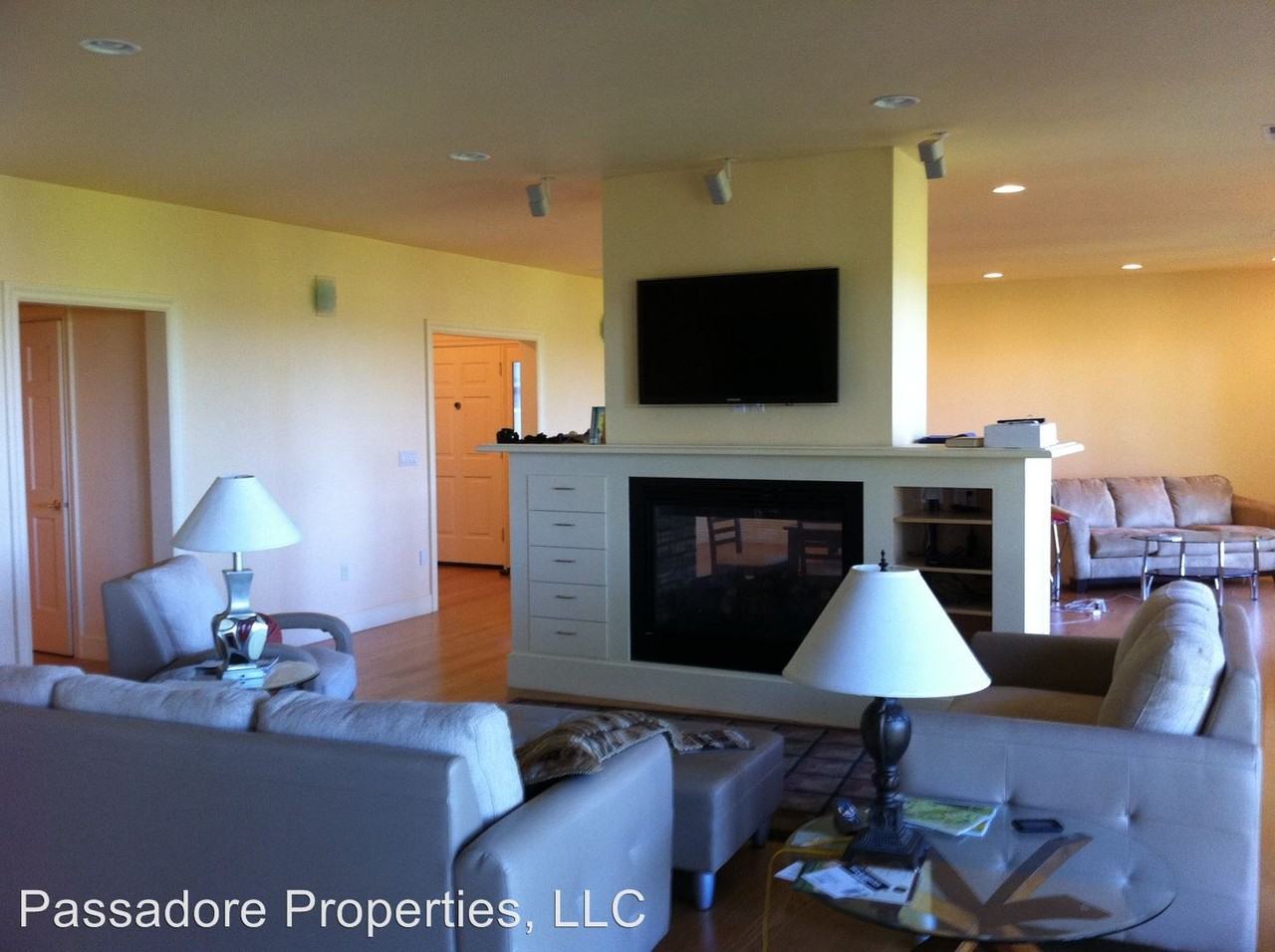 1209 NW Summit Ave - Photo 2 of 15